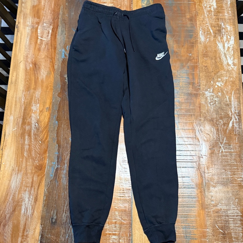 Nike Women’s Black Jogger Pants (XS)